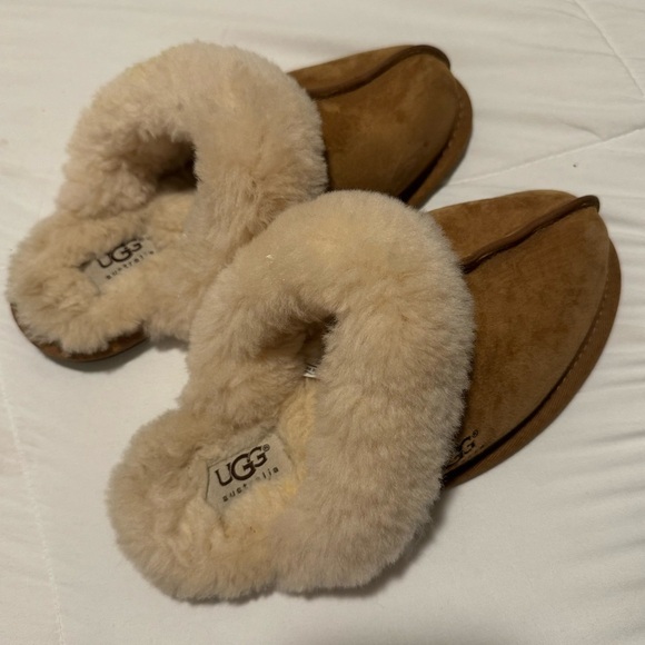 UGG Tan Shearling Scuffette Slippers  Size 6 - Picture 2 of 7